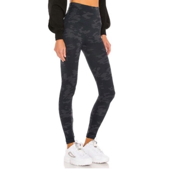 SPANX Look At Me Now High Waist Leggings in Black and Grey Camo - Picture 3 of 11